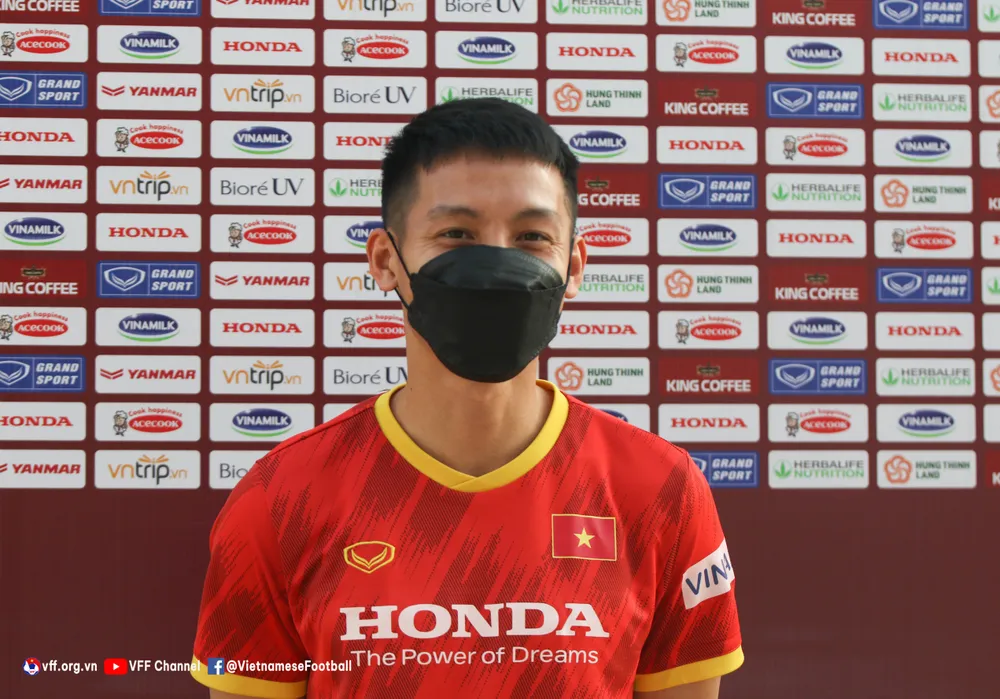 Vừa quay lại đội tuyển, Hùng Dũng đã được tín nhiệm trao băng thủ quân