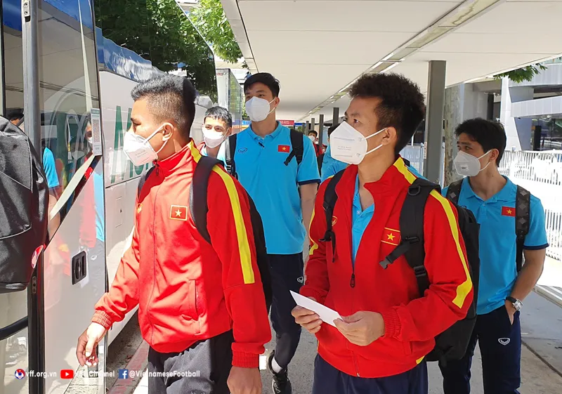 Đội tuyển Việt Nam đến Melbourne ảnh 1