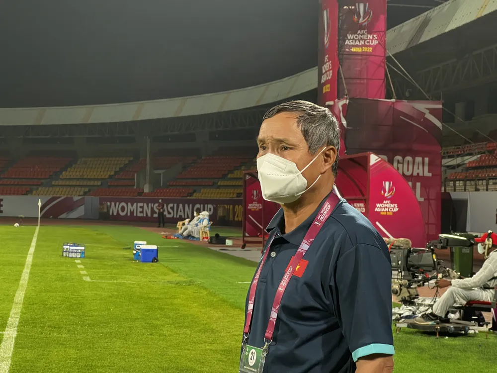 HLV Mai Đức Chung khen ngợi tinh thần của các học trò ảnh 1