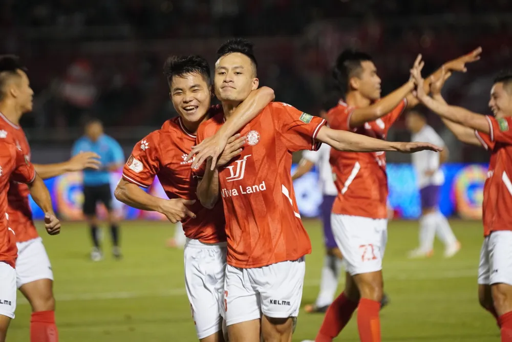 CLB TPHCM thủ hoà B.Bình Dương 1-1 ảnh 1