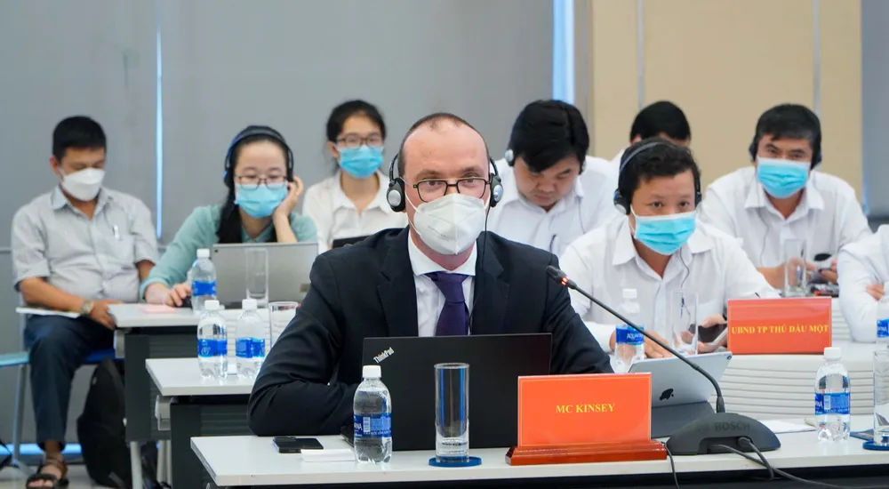 Hội thảo khoa học định hướng chiến lược quy hoạch tỉnh Bình Dương giai đoạn 2021-2031 ảnh 1