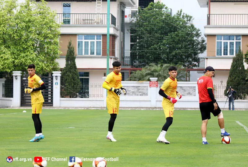 HLV Park Hang-seo bổ sung gấp 3 cầu thủ ảnh 1