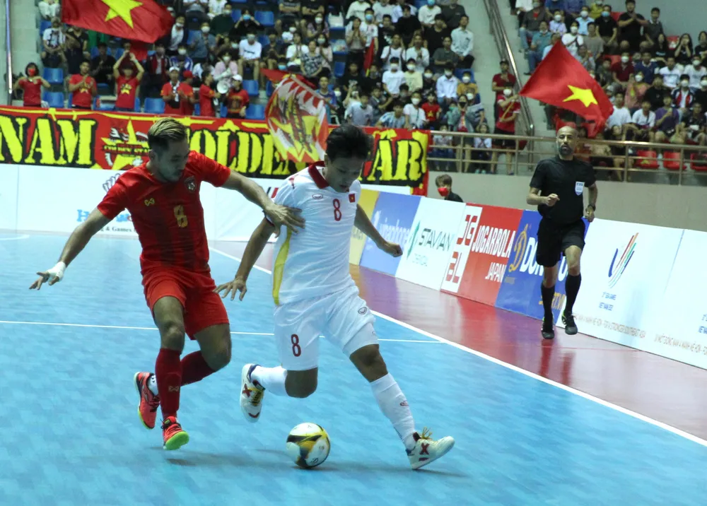 Đức Hòa và Minh Trí cùng lập cú đúp, futsal nam Việt Nam tiếp cận tấm HCV ảnh 1