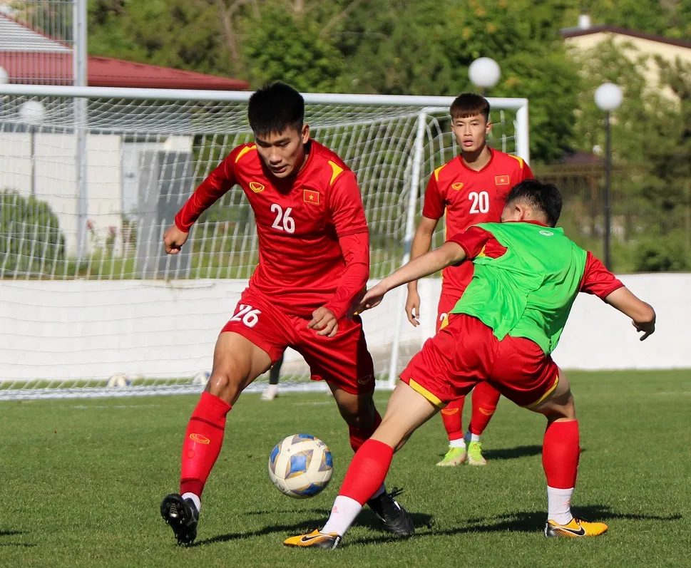 Nhâm Mạnh Dũng dè dặt khi đánh giá về U23 Thái Lan ảnh 1