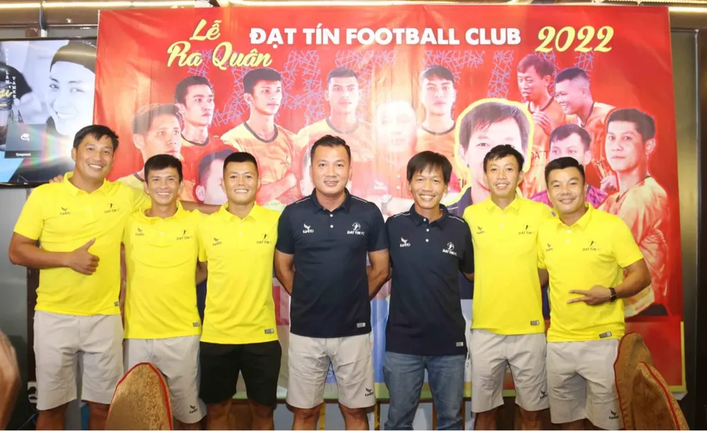 Tập thể CLB Đạt Tín tại lễ xuất quân