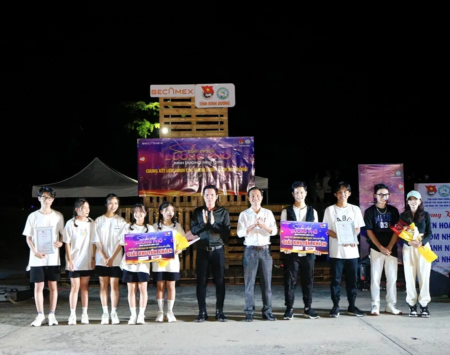 Đêm chung kết ấn tượng của ‘Liên hoan các nhóm nhảy’ tại sân chơi đường phố Binh Duong New City ảnh 3