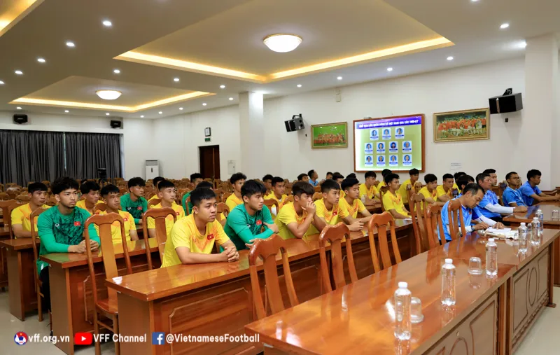 Lãnh đạo VFF động viên đội tuyển U19 Việt Nam trước thềm giải Đông Nam Á ảnh 1