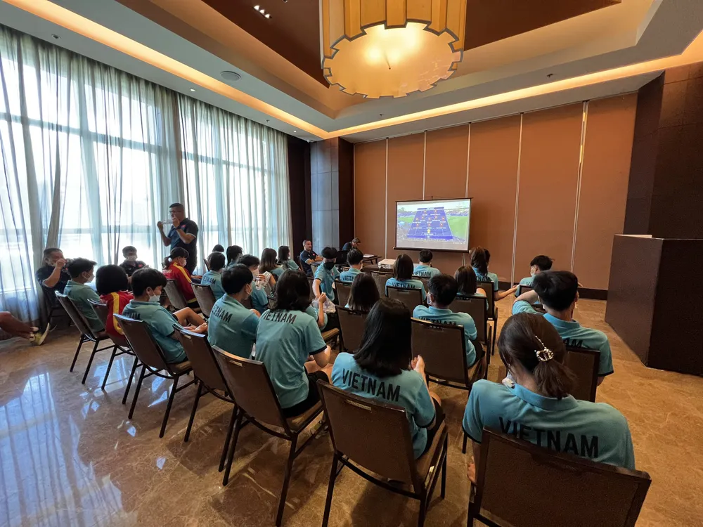 Thanh Nhã quyết cùng đồng đội giành chiến thắng ở trận ra quân ảnh 1