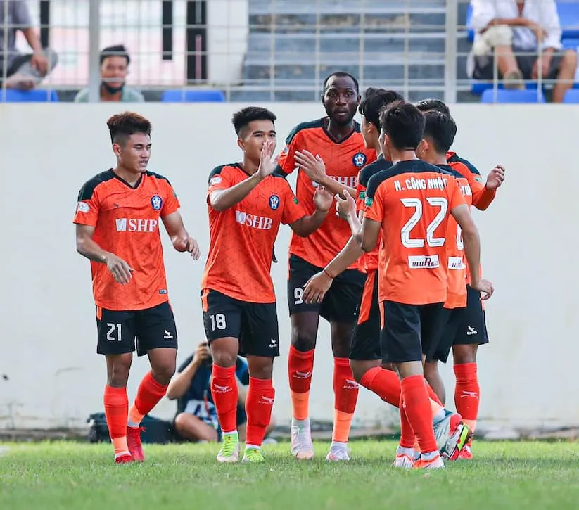 Đấu muộn vòng 6 V-League 2022: Tâm điểm Chu Đình Nghiêm và Kiatisak ảnh 2