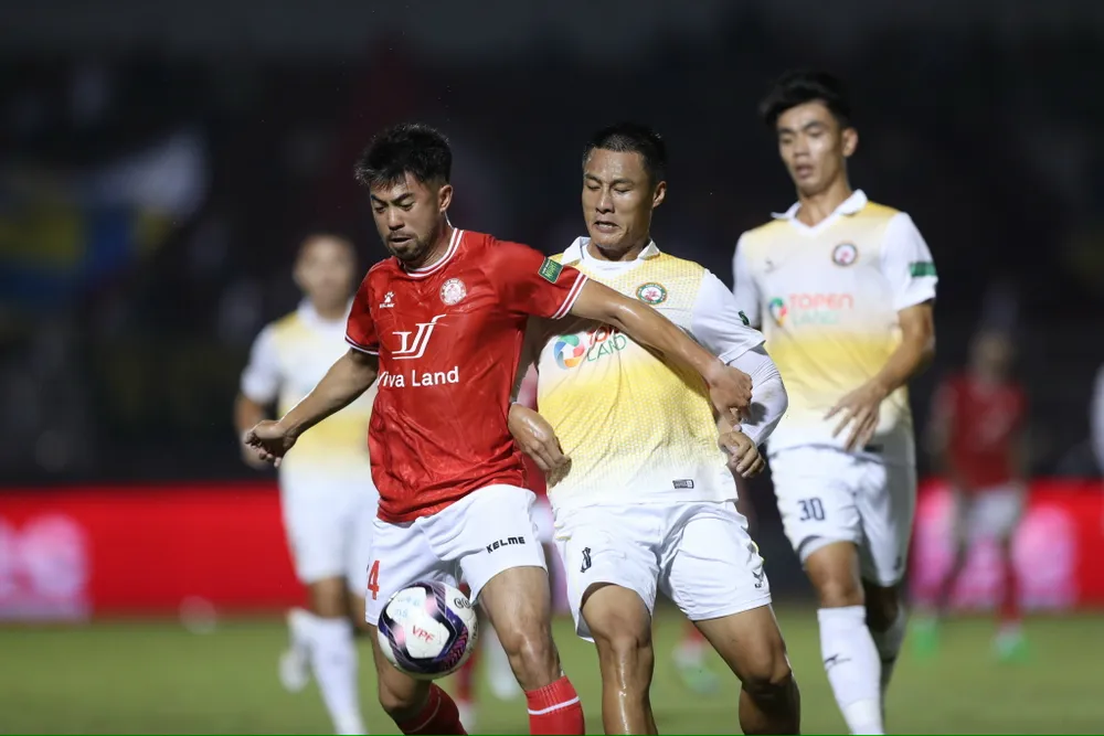 Topenland Bình Định ngược dòng giành 3 điểm trên sân Thống Nhất ảnh 6