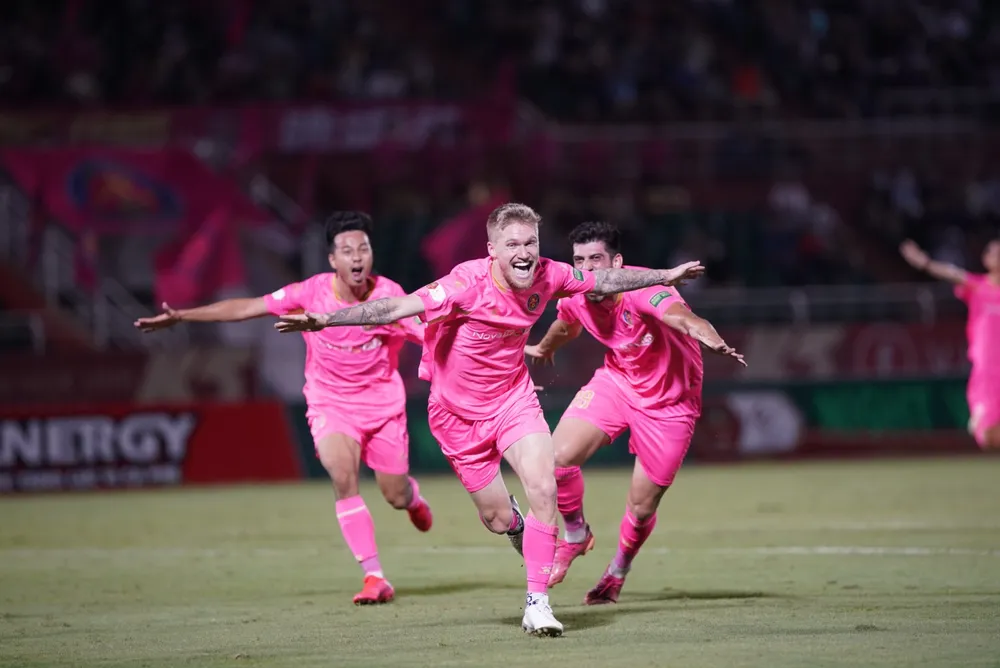 Thua trận “derby TPHCM”, CLB Sài Gòn đứng cuối bảng sau lượt đi ảnh 1