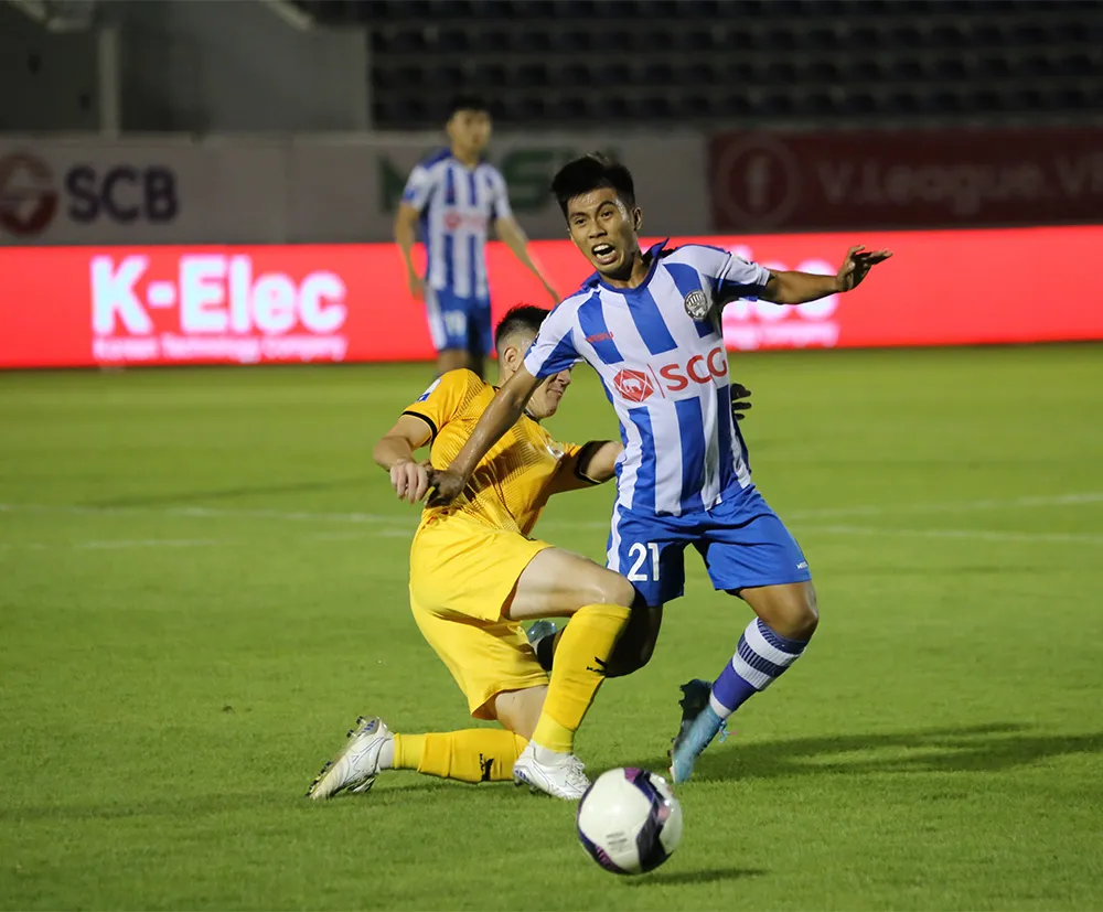 Cuộc đua thăng hạng ở giải hạng Nhất - LS 2022: Quyết liệt cuộc so kè giữa hai đội miền Trung ảnh 1