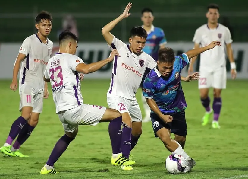 Thắng đậm Bình Dương, Topenland Bình Định áp sát ngôi đầu bảng ảnh 2