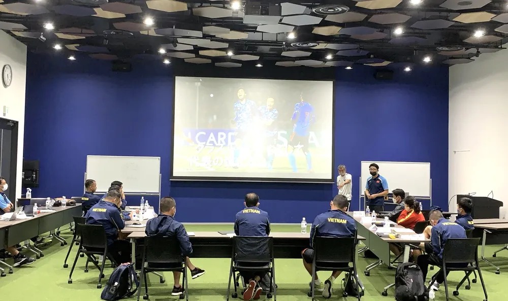 HLV Chu Đình Nghiêm chia tay CLB Hải Phòng trong 3 tuần ảnh 1