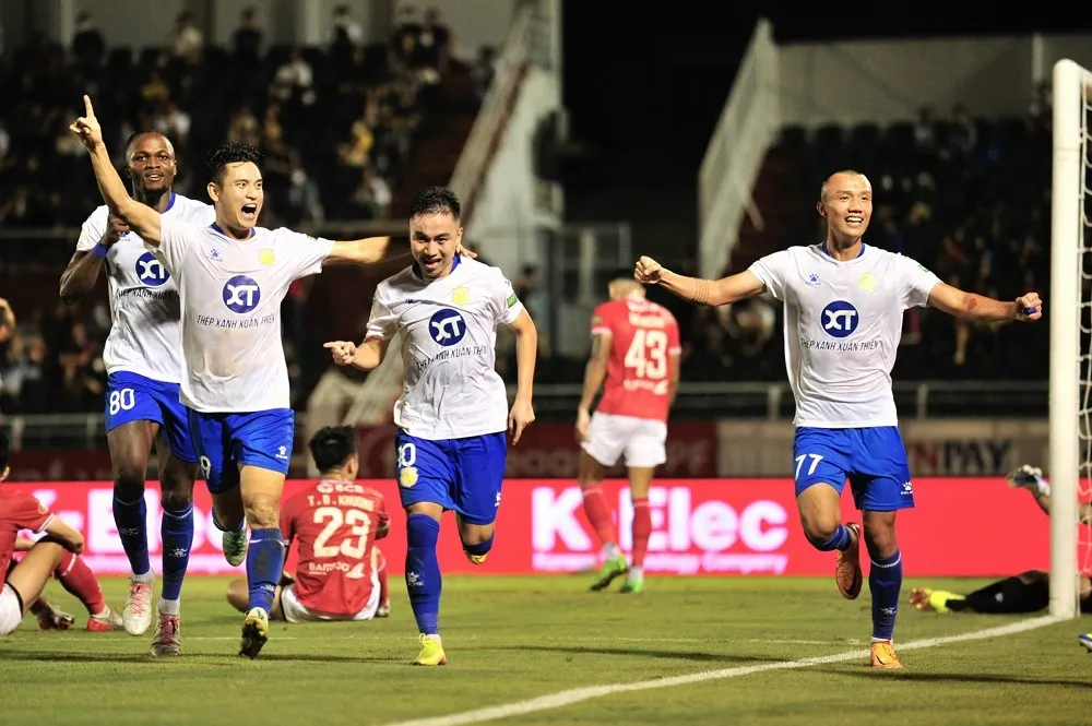 HLV Trương Việt Hoàng vẫn chưa trục vớt được ‘Chiếm hạm đỏ’ ảnh 2