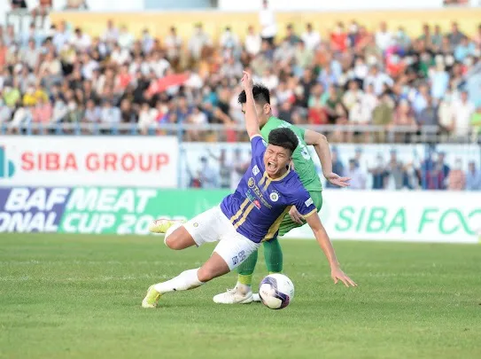 CLB Hà Nội vào Bán kết Cúp Quốc gia sau trận thắng 5-0 trên sân Bình Phước ảnh 1