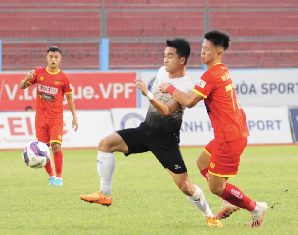 Vòng 15 giải hạng Nhất - LS 2022: Níu kéo tốp đầu ảnh 1