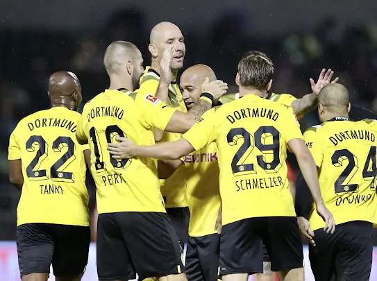 Đội Vietnam All Stars thua cựu cầu thủ Dortmund 1-4 ảnh 1