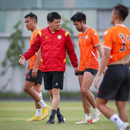 CLB TPHCM giải tỏa chuyện ‘đầu tiên’ trước chuyến làm khách trên sân Pleiku ảnh 1