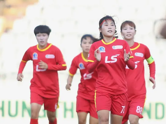 Thắng dễ Hà Nội II, TPHCM I giành lại ngôi đầu bảng ảnh 1