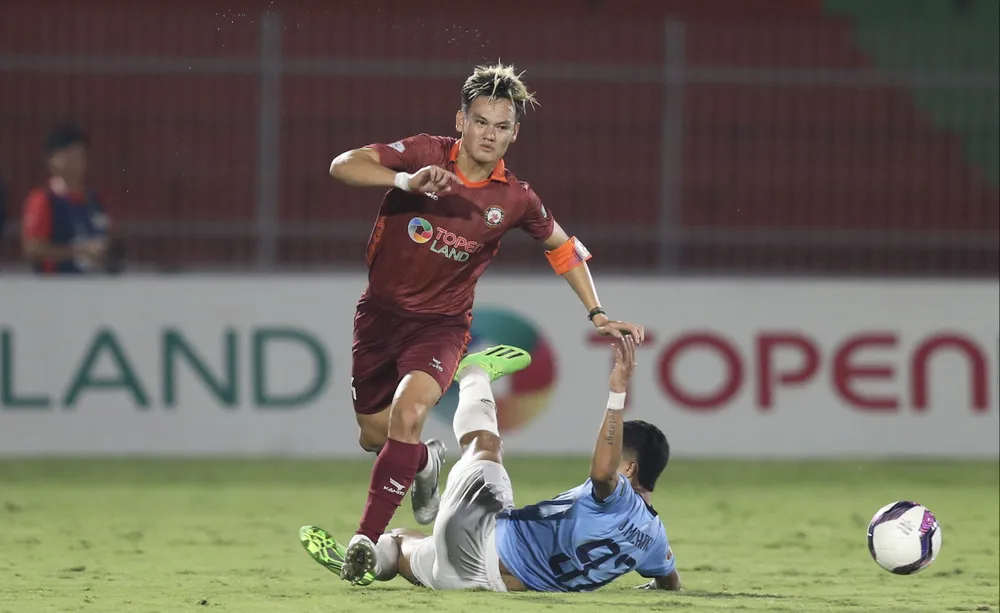 Trắng tay trên sân Quy Nhơn, Hà Tĩnh rơi xuống vị trí áp chót ảnh 1