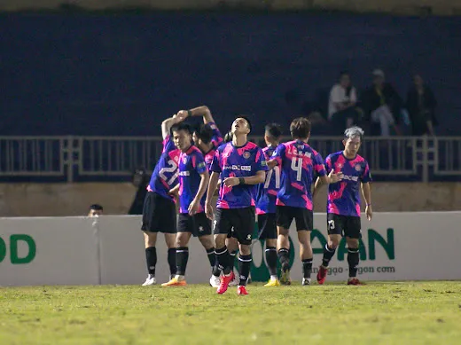 Giành 3 điểm trên sân Vinh, CLB Sài Gòn lại rời vị trí cuối bảng ảnh 1