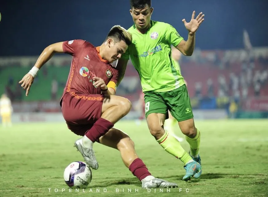 Thắng Sài Gòn FC 3-0, Bình Định trở lại tốp 3 ảnh 1