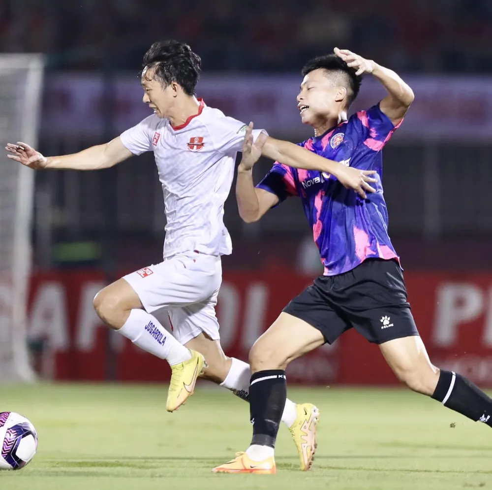 Không thể gây bất ngờ trước Viettel, các cầu thủ Sài Gòn FC trở lại vị trí cuối bảng