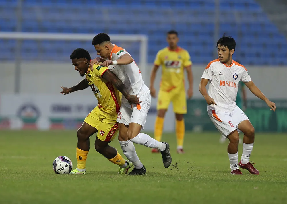 Cuộc đua trụ hạng V-League 2022: Níu kéo qua từng vòng đấu ảnh 2