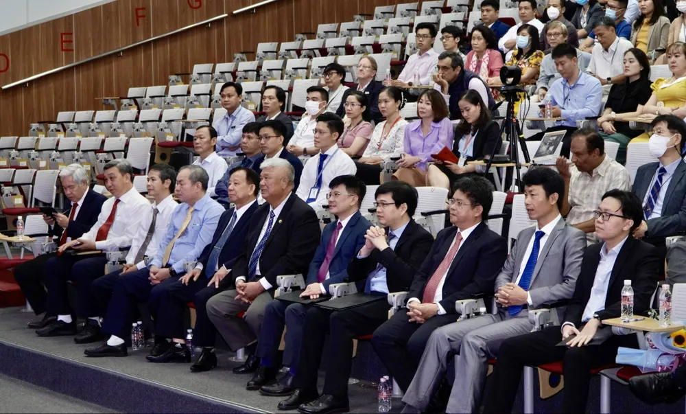 Trường Đại học Quốc tế Miền Đông tổ chức Lễ Công bố Quyết định bổ nhiệm Hiệu trưởng nhiệm kỳ 2020 - 2025 ảnh 2