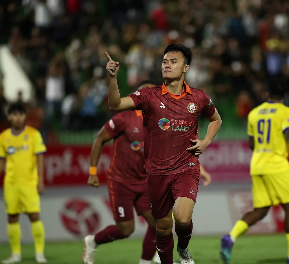 Thắng SLNA 1-0, Topenland Bình Định giữ hạng trong tốp 3 ảnh 1