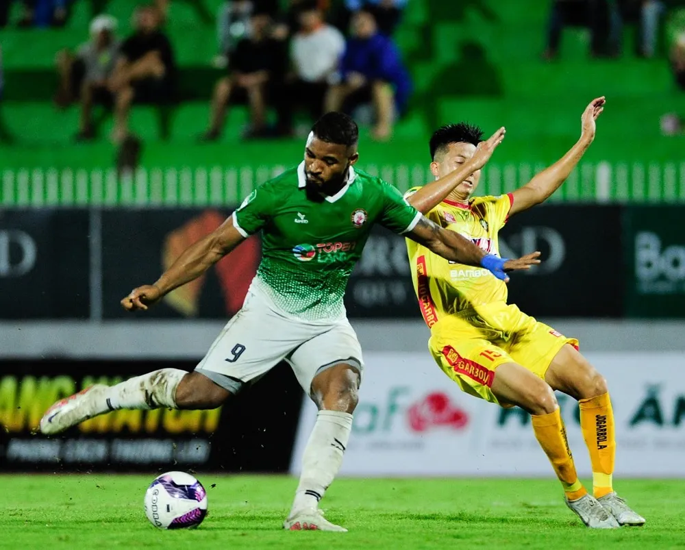 Rafaelson lập cú hattrick trong chiến thắng của Bình Định