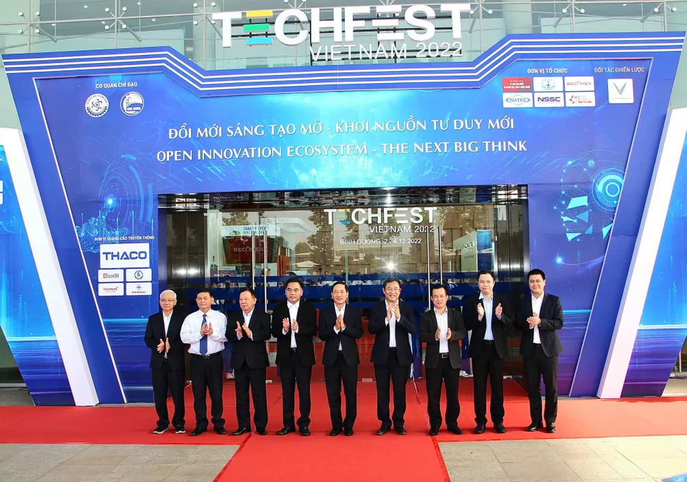 Khai mạc ngày hội khởi nghiệp đổi mới sáng tạo quốc gia Techfest Vietnam 2022 tại Bình Dương ảnh 1