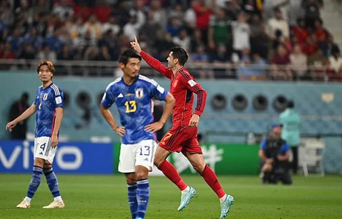 Hạ Tây Ban Nha để giành ngôi đầu bảng, Nhật Bản lập kỳ tích ảnh 1
