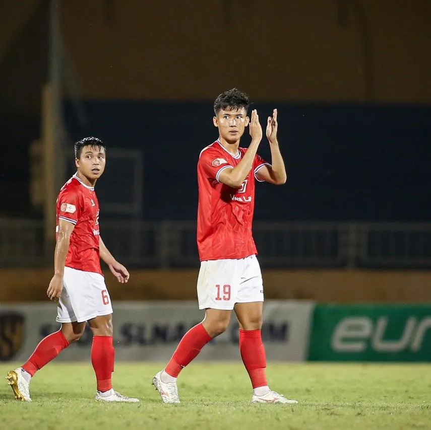 Chuyển động trước mùa bóng 2023: Nam Định mua sắm lực lượng mạnh mẽ nhất ảnh 1