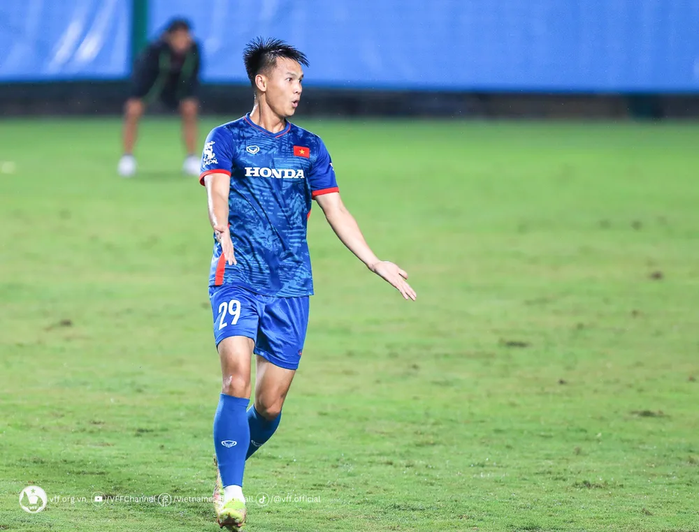 Tiền vệ Dương Văn Hào trở lại khoác áo đội tuyển sau thời gian dài vắng mặt