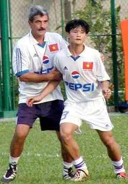 HLV Calisto sẽ gặp lại nhiều học trò cũ