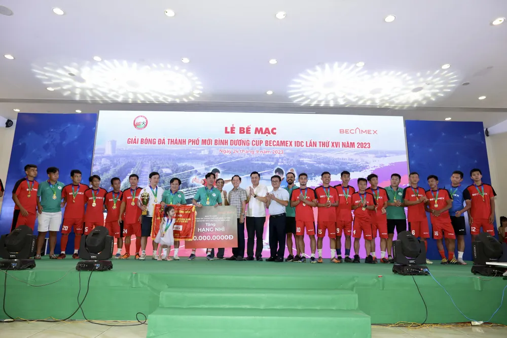 Ngôi Á quân thuộc về Heineken FC