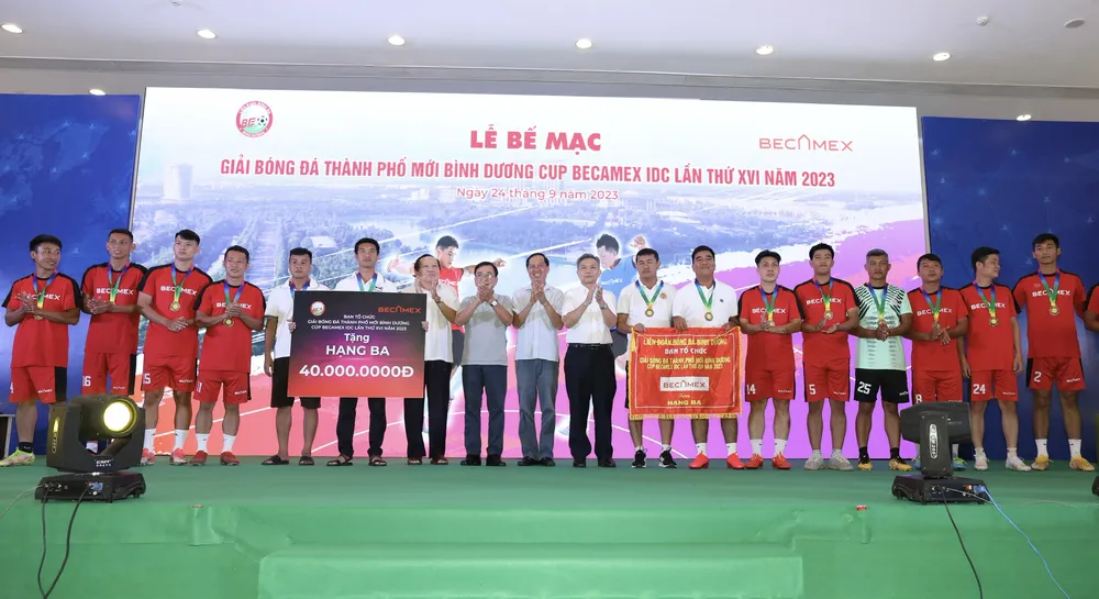 Đội Công an Tỉnh giành huy chương đồng sau khi thắng Banboo FC ở trận tranh hạng ba