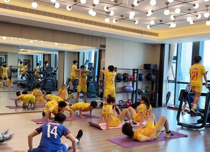 Đội tuyển nữ Việt Nam tại phòng tập gym ngày 26-9 Đội tuyển nữ Việt Nam tại phòng tập gym ngày 26-9