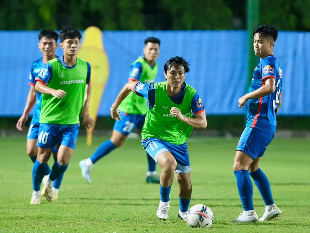 Đội sẽ có 5 ngày tập luyện trong nước trước khi bay sang Trung Quốc vào ngày 8-10