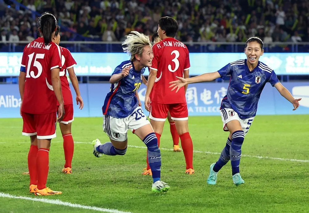 Nữ Nhật Bản thể hiện sức mạnh qua chiến thắng cách biệt 4-1. Ảnh: Reuters 