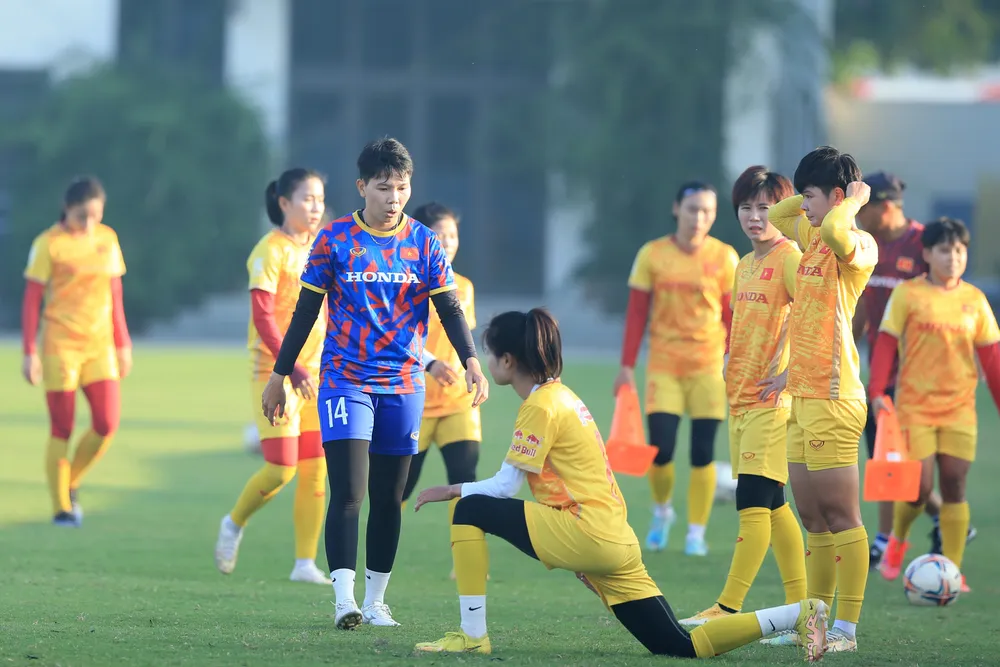 Các cô gái Việt Nam nỗ lực tập luyện để hy vọng đạt thành tích tốt tại vòng loại thứ 2 Olympic 2024, cũng để tất cả lấy lại thăng bằng sau khi không thành công tại ASIAD 19