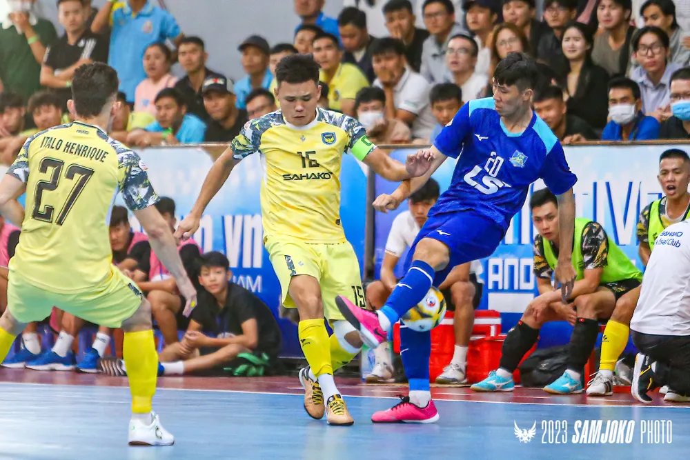 Khổng Đình Hùng, thủ lĩnh của CLB Sahako