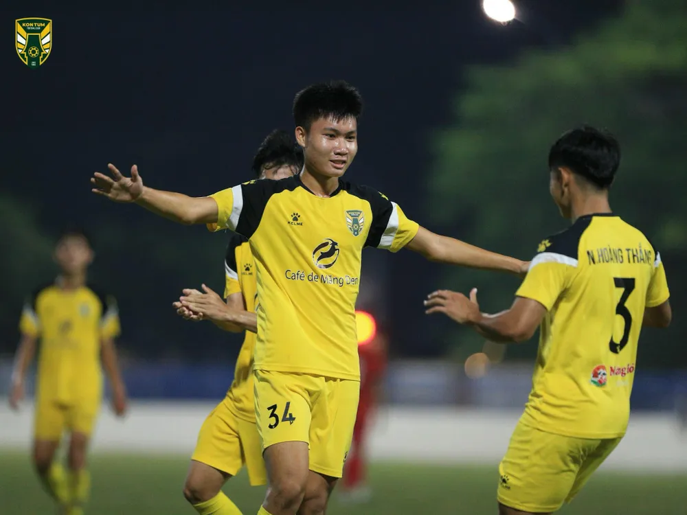 Kon Tum gần như vô đối ở bảng A