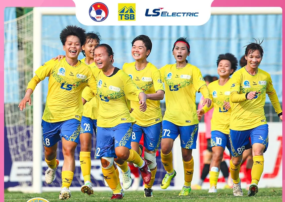 Đội TPHCM I tạm dẫn đầu bảng với 10 điểm sau trận thắng Than KSVN