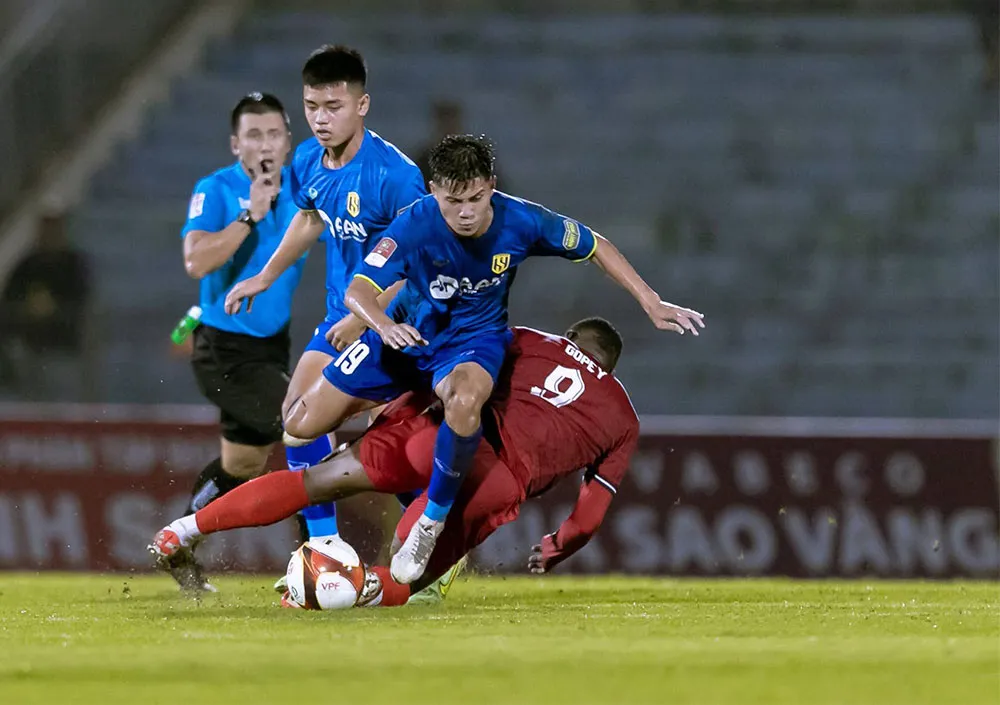 SLNA hướng đến trận thắng đầu tiên khi gặp đối thủ cân sức như Quảng Nam