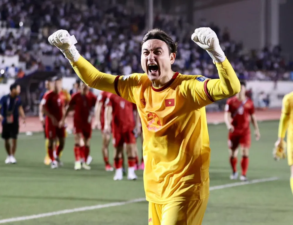 Văn Lâm đang là lựa chọn số 1 của HLV Troussier