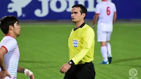 Trọng tài Gulmurodi Sadullo