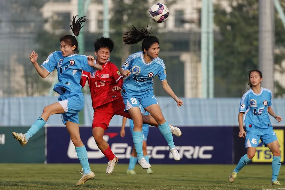 TP.HCM I vs Son La xanh 1.jpg